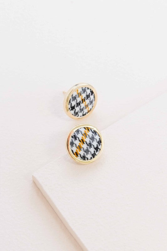 Classic print. Modern attitude. These Old School Earrings in Houndstooth bring timeless style to today’s fashion scene. Featuring the iconic black-and-white pattern in a sleek silhouette, they’re perfect for adding a touch of retro charm to your everyday or elevated look.