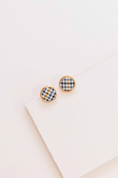 Classic print. Modern attitude. These Old School Earrings in Houndstooth bring timeless style to today’s fashion scene. Featuring the iconic black-and-white pattern in a sleek silhouette, they’re perfect for adding a touch of retro charm to your everyday or elevated look.