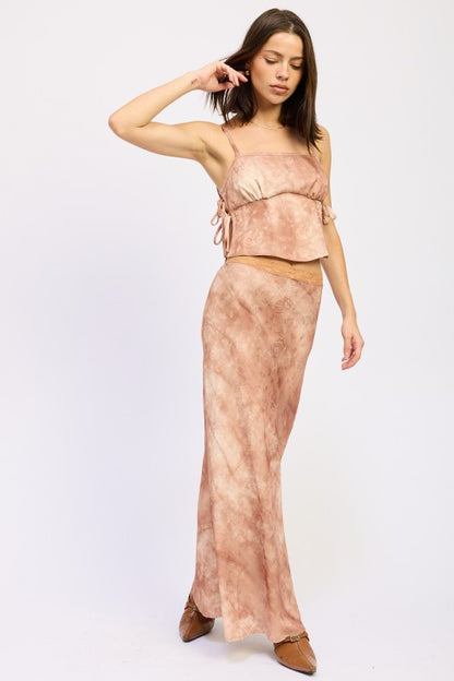 100% polyester material ensures durability and easy care. 