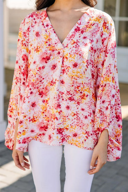 Perfect piece to pair with jeans, leggings, or shorts for a chic casual look. 
