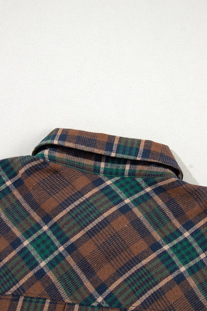 Combines the comfort of a shirt with the warmth of a jacket.
