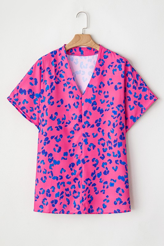 Hem hits around the hip – perfect with jeans, skirts, or shorts.