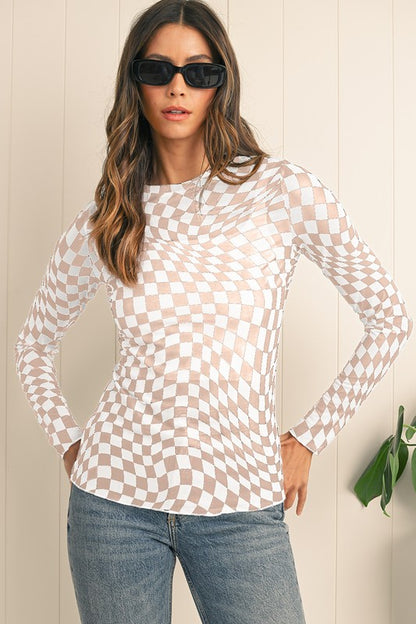 Lightweight mesh fabric for breathable comfort.