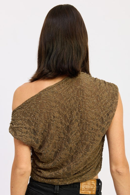 Fashion-forward design that transitions easily from day to night.