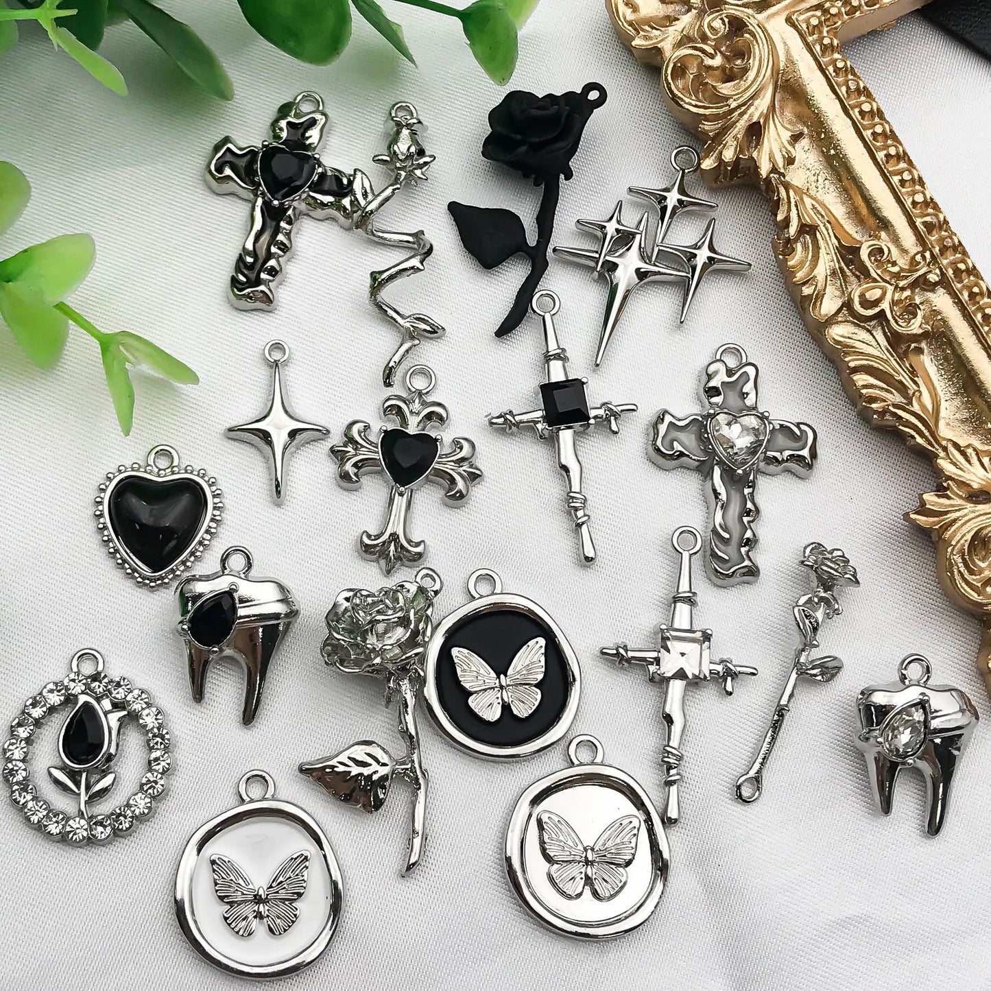 5Pcs Metal Alloy Charms Black Series Sweet and Cool Style Butterfly Cross Flower Shape Pendants Decorations For Jewelry Making