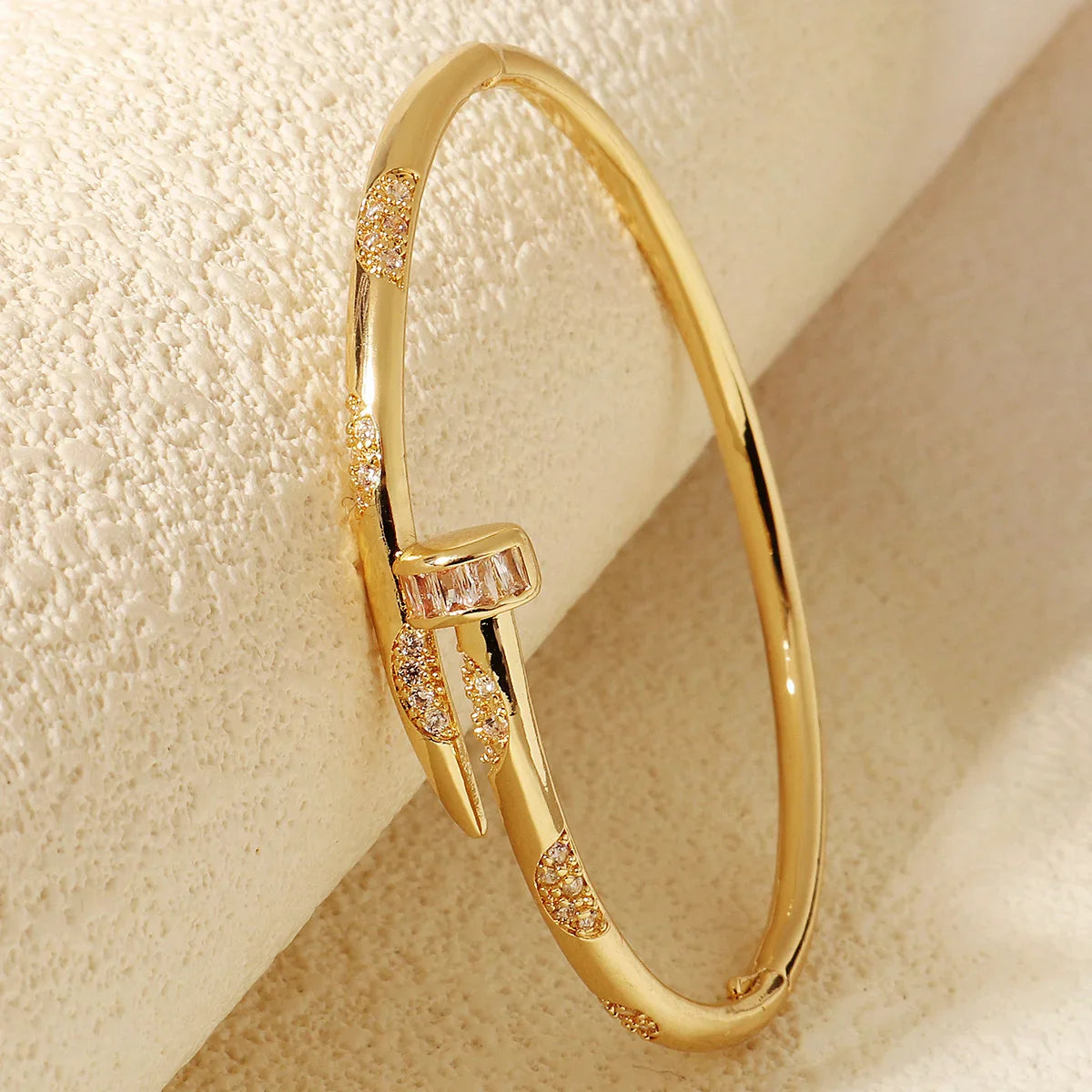 High-grade Copper And Zirconium Studded Bracelet Clip Design Fashion Women's Bracelet Daily Jewelry Accessories