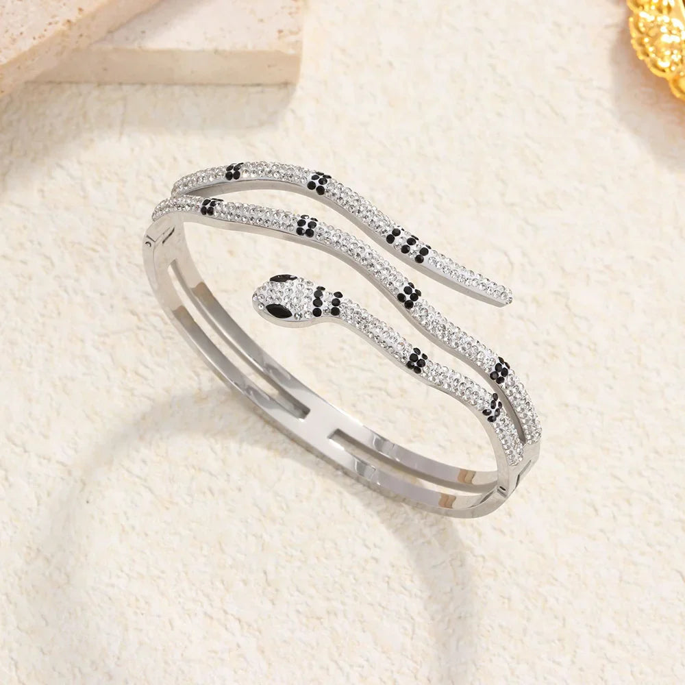 Fashionable and simple snake-shaped bracelet, rhinestone cobra snake head bracelet, gold-plated women's bracelet