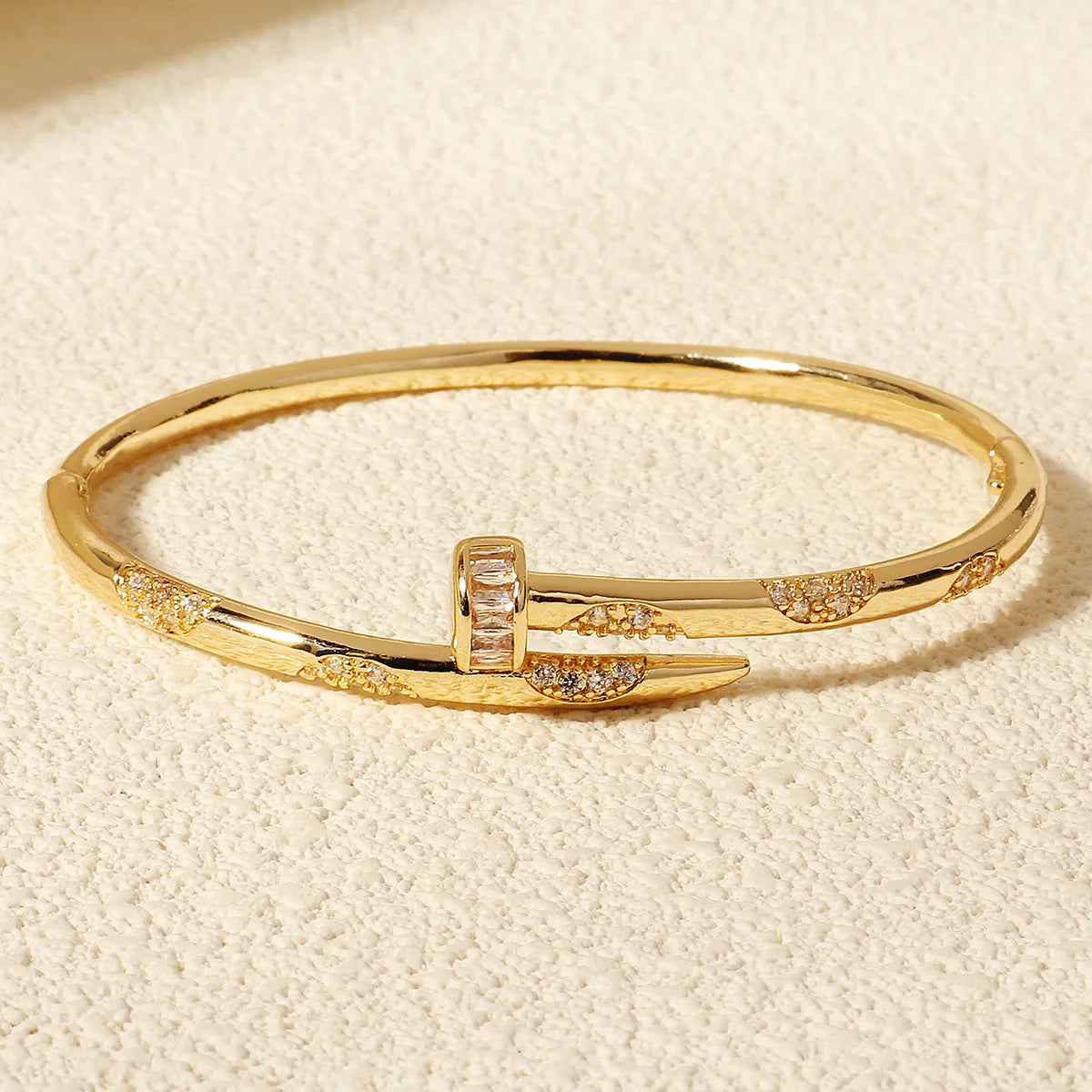 High-grade Copper And Zirconium Studded Bracelet Clip Design Fashion Women's Bracelet Daily Jewelry Accessories