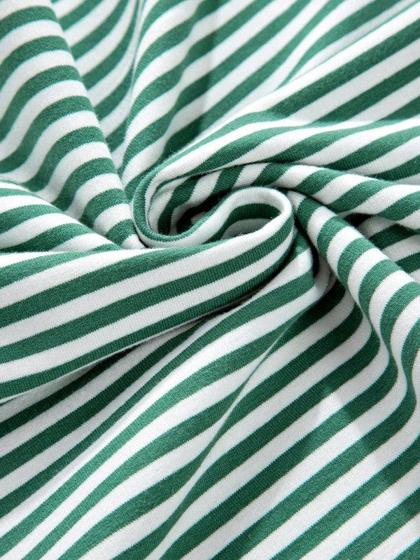 Durable cotton blend helps maintain shape after washes. 