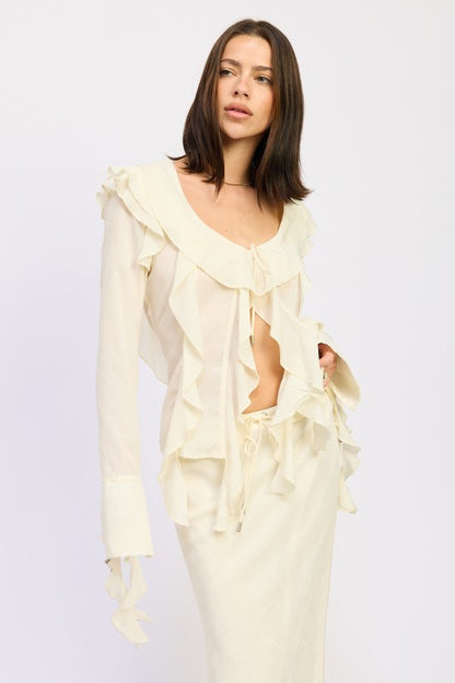 Romantic look perfect for casual or dressy occasions.