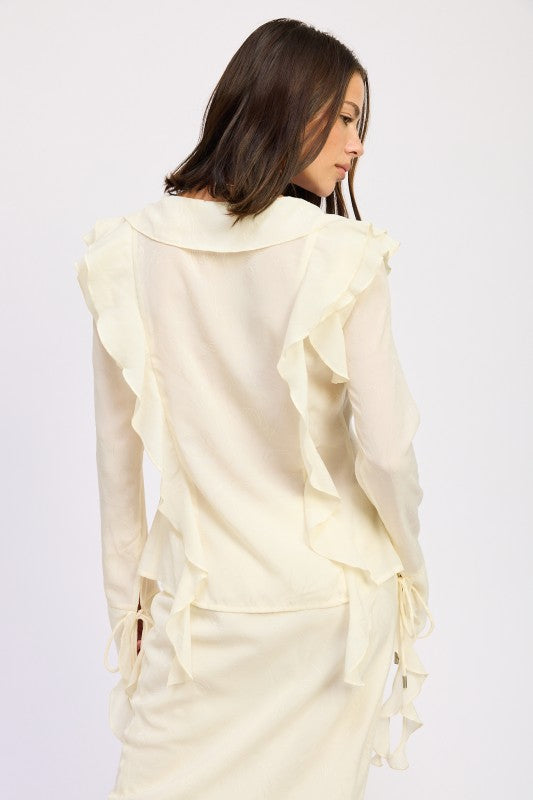 A staple summer piece that blends comfort and style.