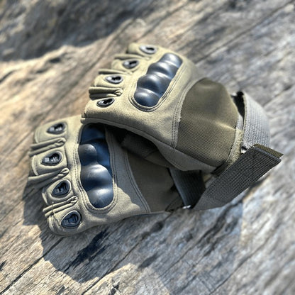 Built for battle and designed for dexterity, these Tactical Military Fingerless Airsoft Gloves are your go-to gear for airsoft, paintball, tactical training, and outdoor missions. With reinforced knuckles and breathable materials, they deliver the perfect balance of protection, flexibility, and grip—without sacrificing speed.