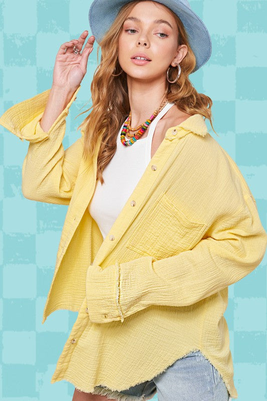 Style: Casual, a go-to everyday shirt. 